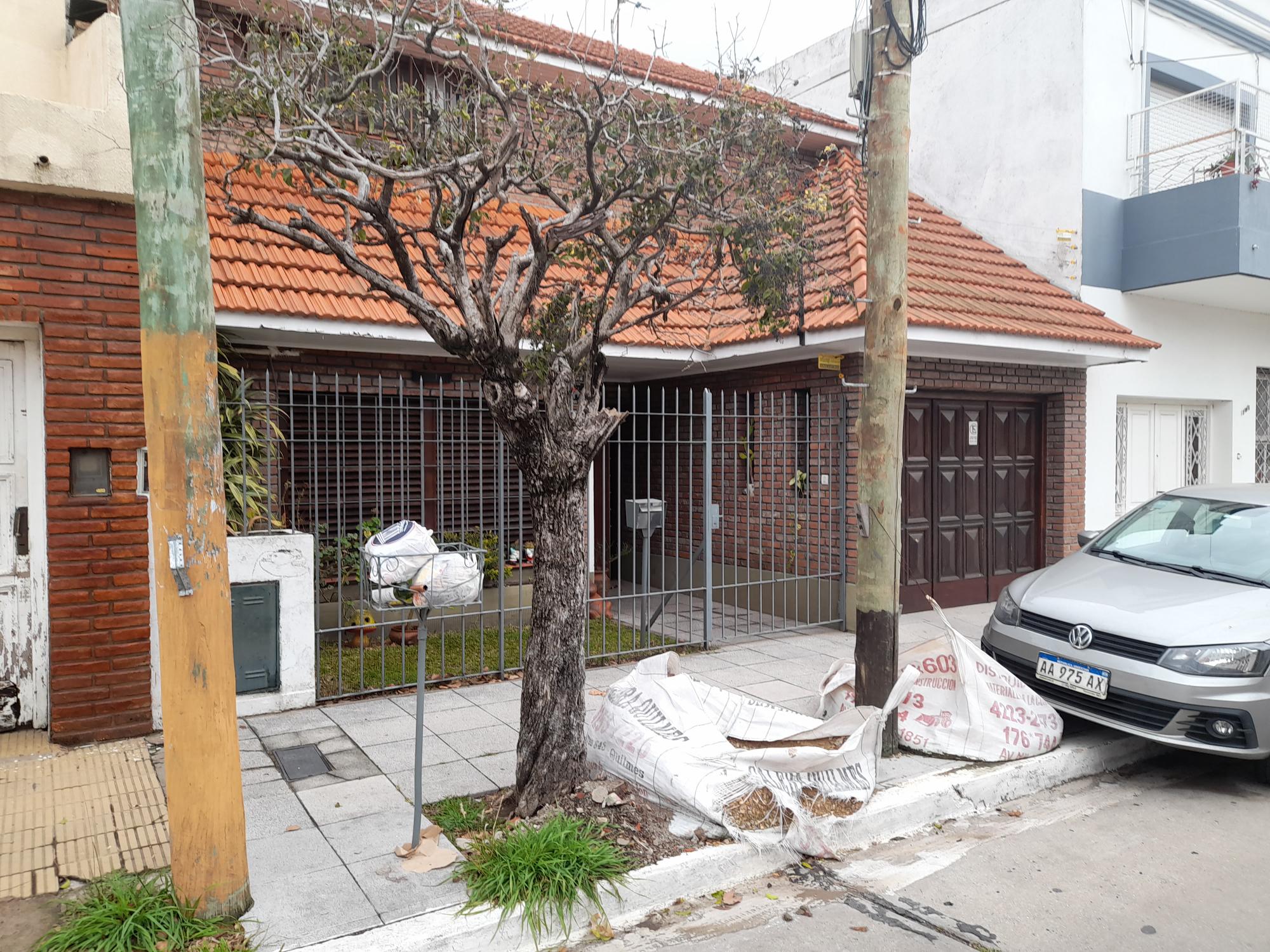 venta - Chalet en venta , Alvear 107 e/ Castelli y Matheu